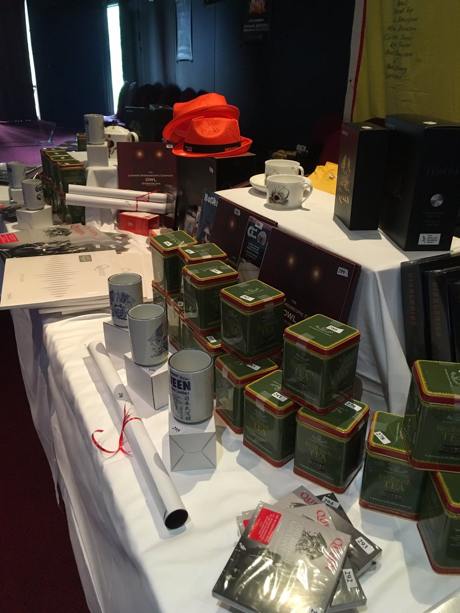 QueenWillRock's tweet photo. The Party preparations continue! #freddiemercury #ffad #montreux https://t.co/352CAlWJy4