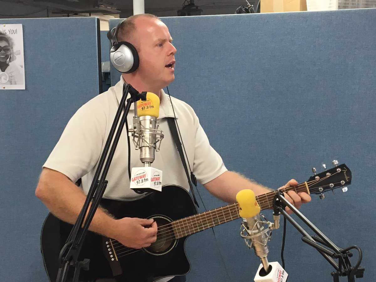 ThatKurtWilson's tweet photo. @SeanMuirMusic @Gateway978 #GatewayAlternative #YouAreTheOne #LIVE https://t.co/MSot1AOeD2