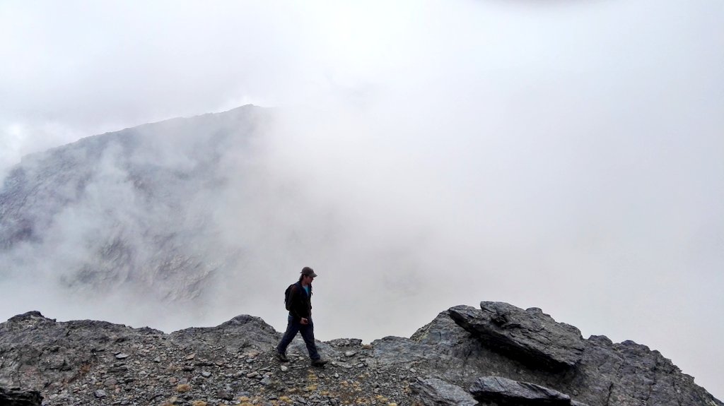 ViajamosJunto's tweet photo. Caminando sobre las nubes
#aclimatando #enlasalturas #sierranevada https://t.co/YCkaXJZpTJ