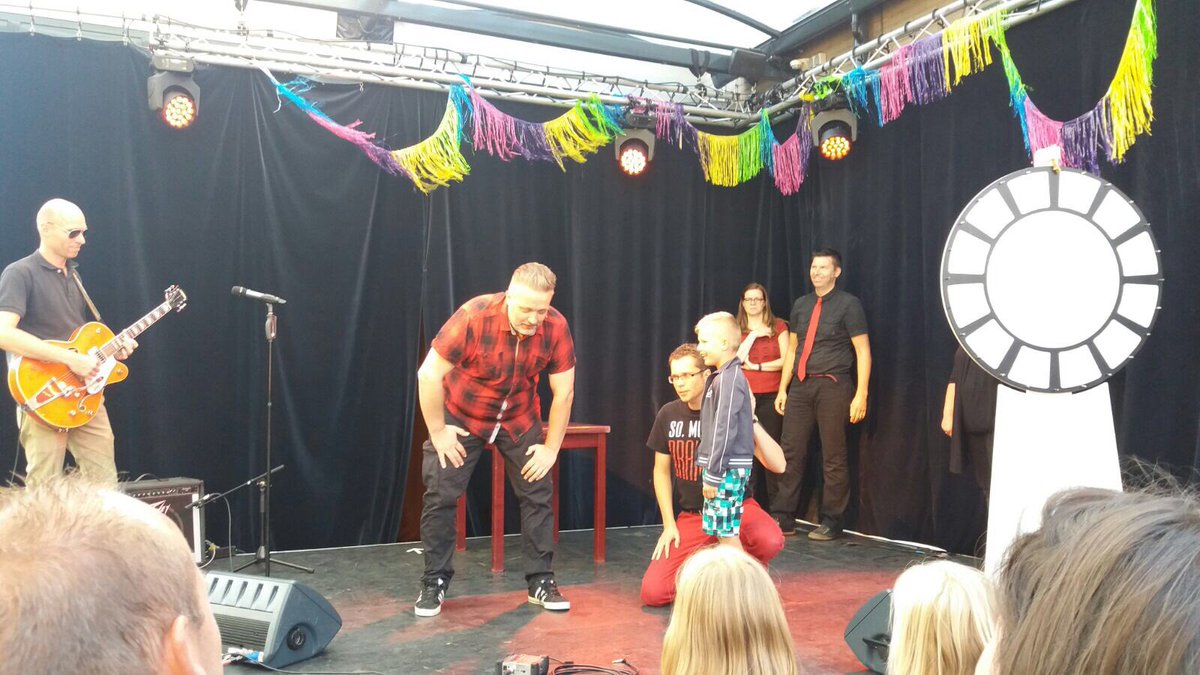We sluiten de Theatertuin in stijl af met De Tegenpartij. Wat was dit een toptheatermiddag!  #@TheaterDeNaald #PodiumWestland2017