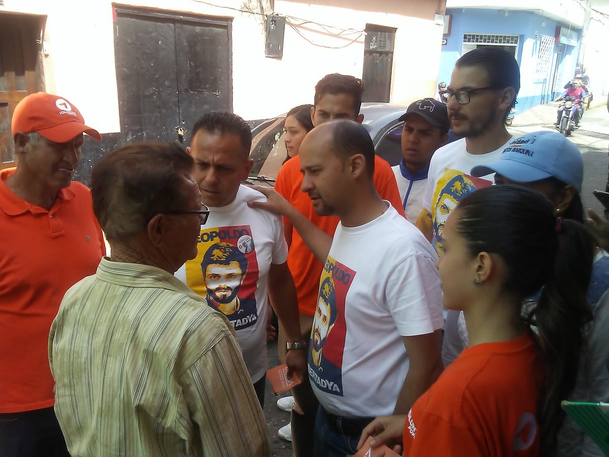 VPMerida's tweet photo. Seguimos sumando voluntades con #LawrenceGobernador en el mercado popular de Tabay. Porque #MéridaMereceMás #2S https://t.co/sGAnb0WBWC