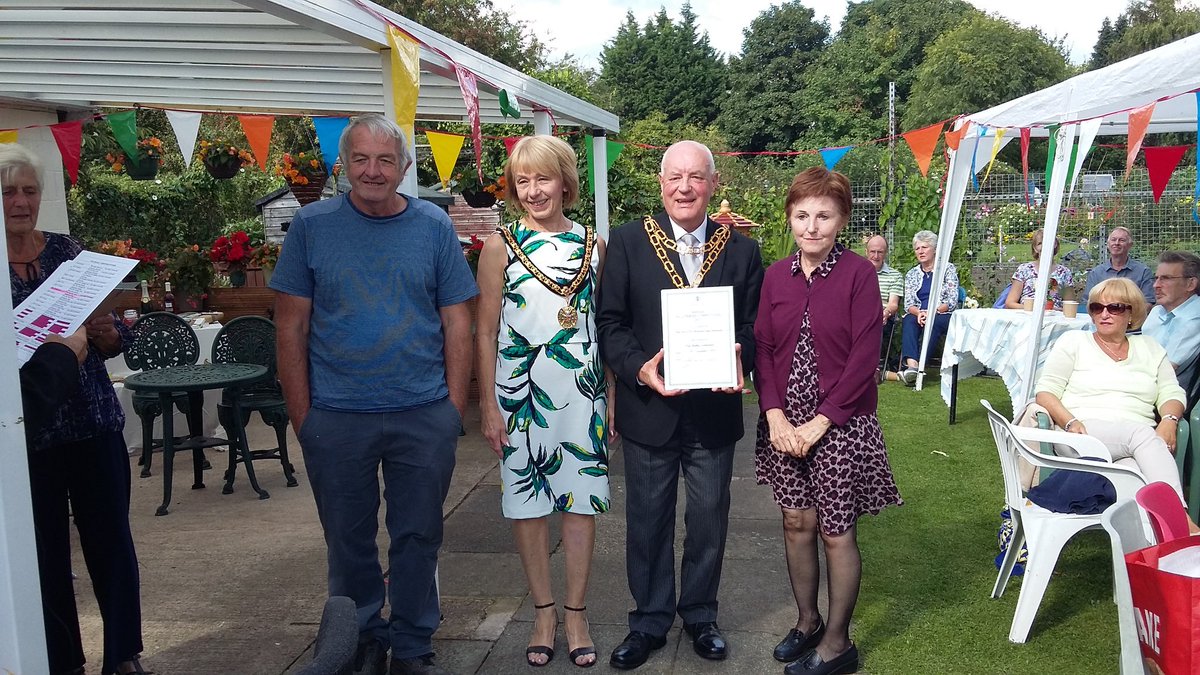 TrafFed's tweet photo. 2/2 More winners of the Trafford Allotment awards thanks to @CllrJRCoupe &amp; Diane of course  for presenting the awards and Janet Long. https://t.co/CWS2QgXwXq