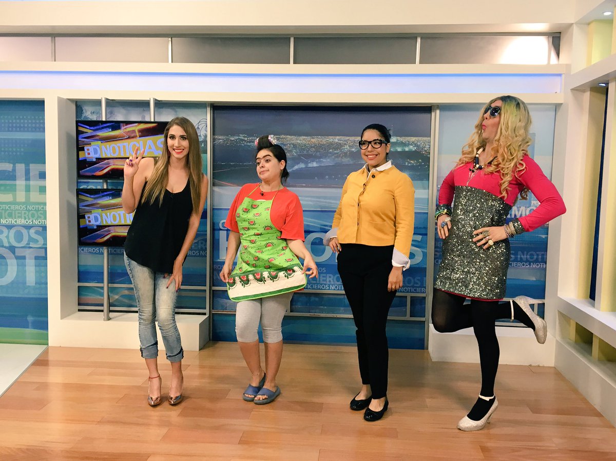 ObraNPNE's tweet photo. Perruchas estuvimos en @TelevisaSON invitándoles a nuestro show de despedida, mañana en el Auditorio Cívico. https://t.co/rhIo3DPFna