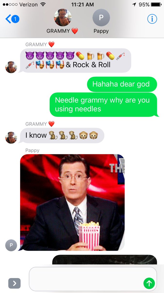 BillieReinbold's tweet photo. Group chats with my grandma and dad everybody 😂🙈 https://t.co/fBKiMQZZe1