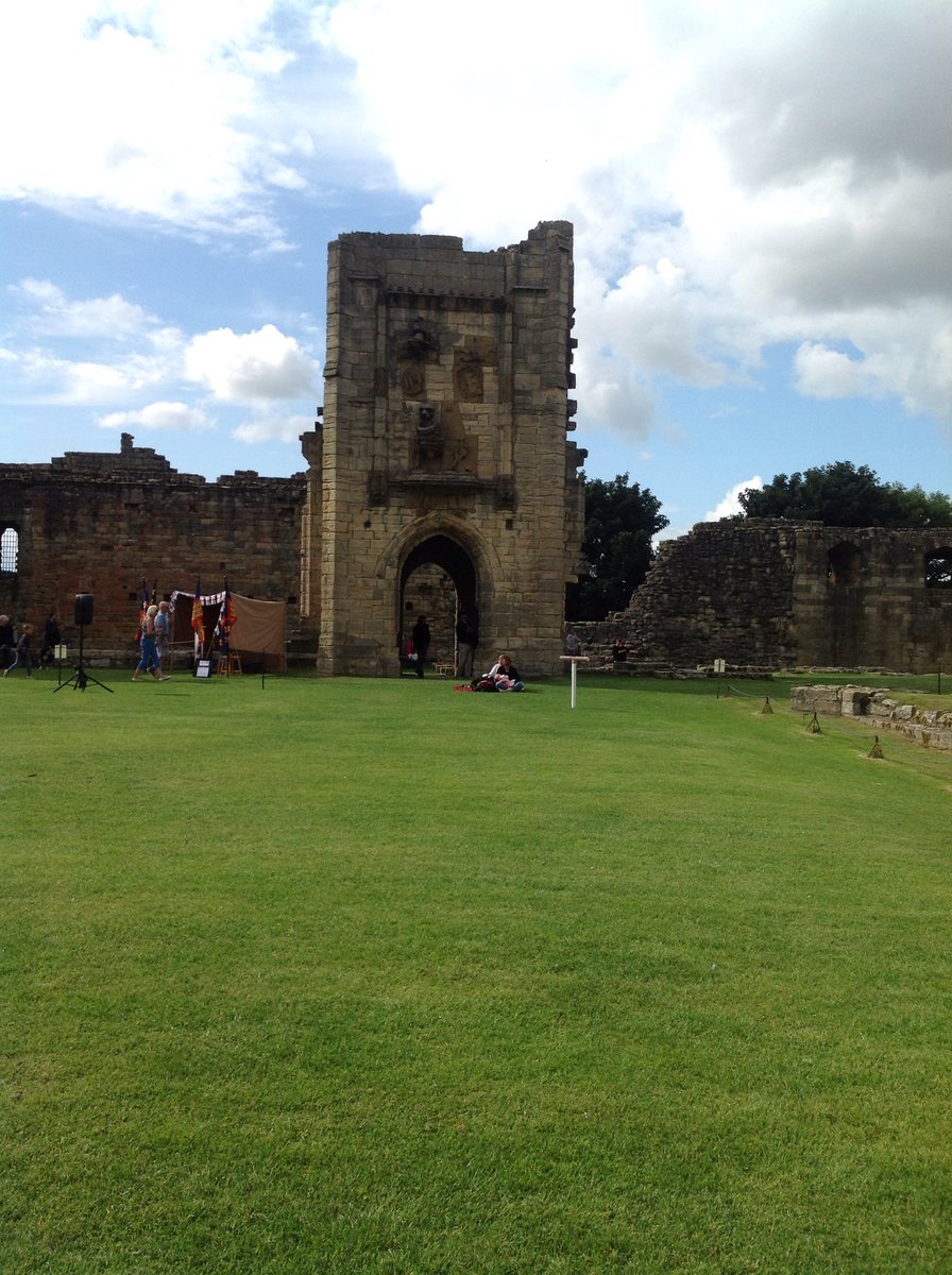 crastercottage's tweet photo. Warkworth Castle, just one of the many castles to visit  in #Northumberland. https://t.co/3NxkoNlWHT