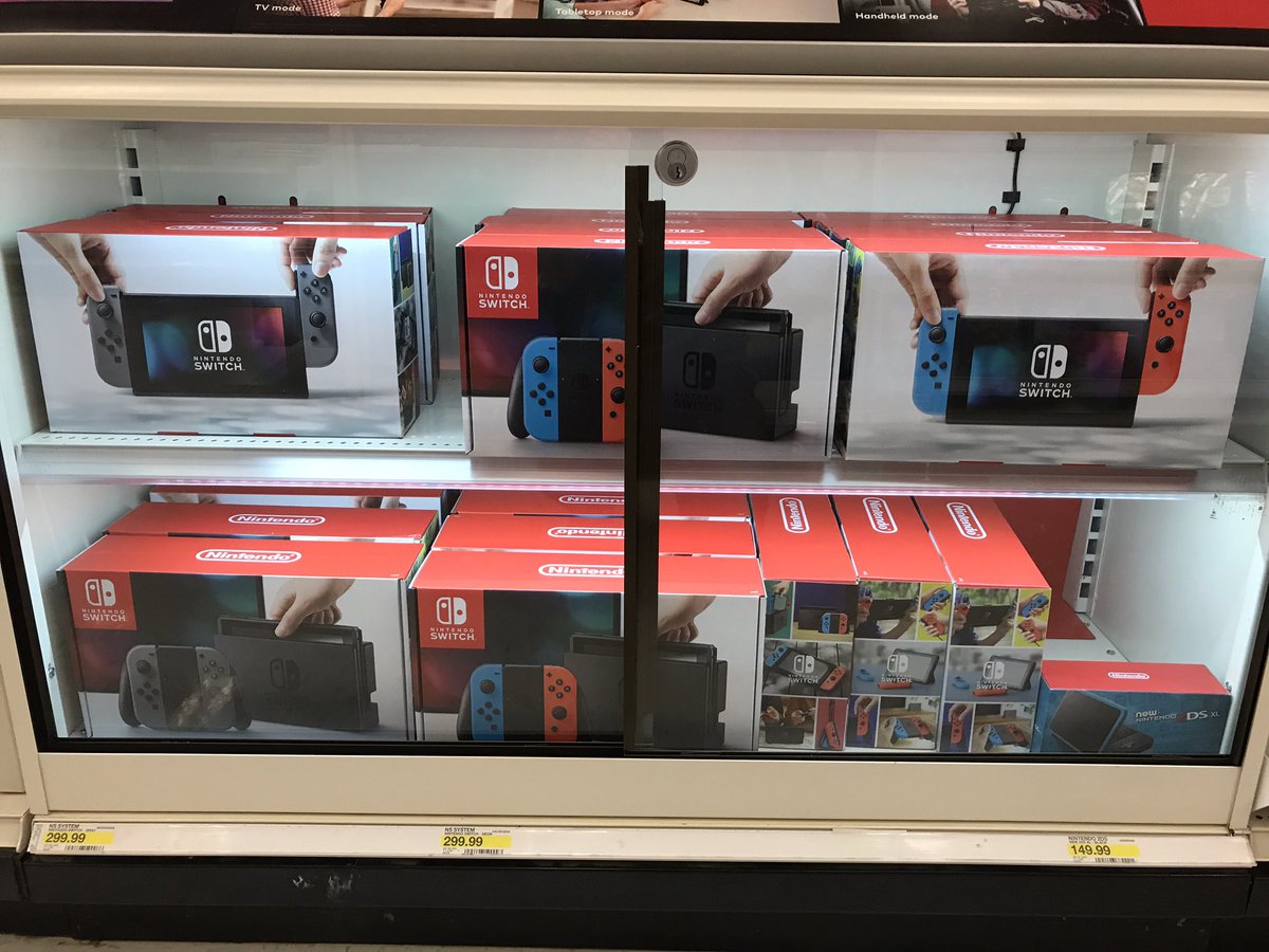 LouisGarcia12's tweet image. At least 21 Nintendo Switch units at Target Richfield. CC: @Andrew_Reiner is this normal? #switchwatch #NintendoSwitch