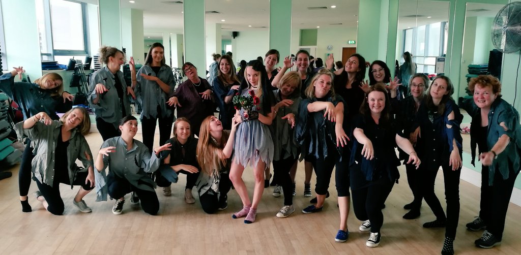 FionaCheerCo's tweet photo. Lovely Gina and hens busting some zombie #thriller moves 🕷🕸💃 @ginaagox @CheerleadingCo #zombiebride #zombie #michaeljackson #liverpool https://t.co/V3K6qpyzyx