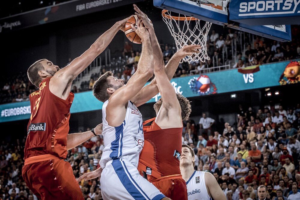 Trabajo en equipo! Es la única manera.
#EuroBasket2017