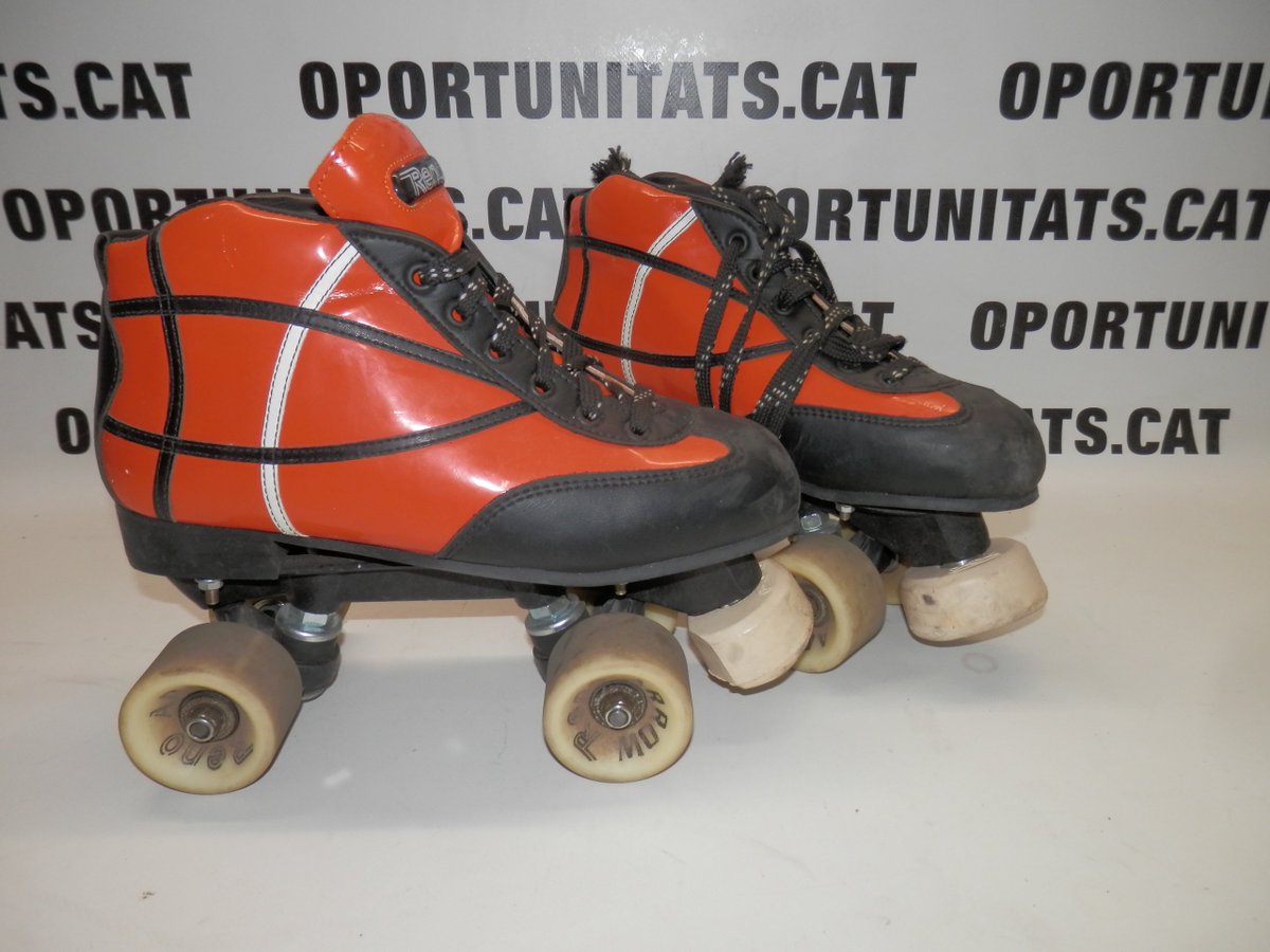 oportunitats's tweet photo. Patins de hoquei Reno talla 40 per 89€
#oportunitats #segonama #ofertes #hoquei #Igualadapower https://t.co/UTCHnMrf8Y