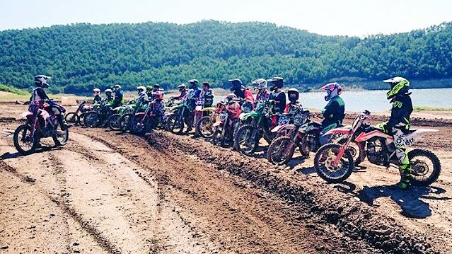catarina93_73's tweet photo. #MartinezMxCamp at, guess where? Yup! At #SegreParcLaClua ✊️✊️✊️
Motocross Rules!!! 🙌🙌🙌 https://t.co/ZAKQbrefXy