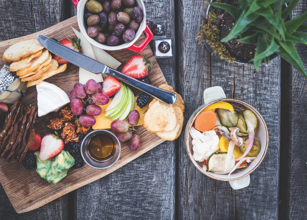 smithwinnipeg's tweet photo. Eat. Sleep. Snack. Repeat.
#SMITHeats #InnWPG #longweekends https://t.co/klq9IUjld1