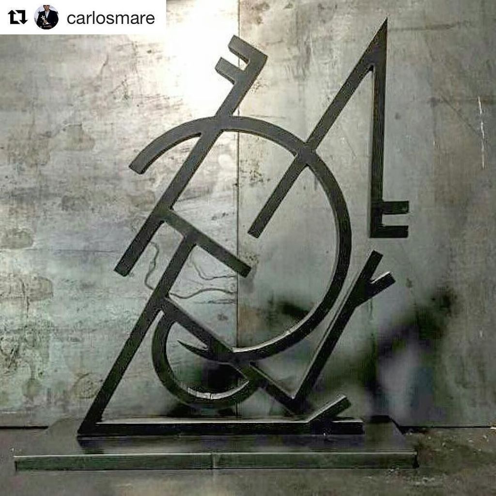 My brother - congrats. I love these new works. #Repost <a href="/carlosmare/">carlos moura</a> ・・・
“Carlos Mare’s Bboy characters, so refined and visually direct, beco…