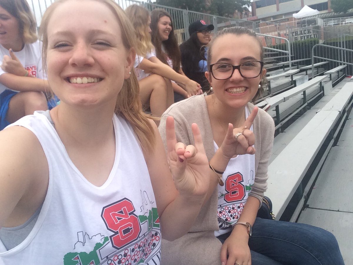kimmyajohnson's tweet photo. Go pack❤️🐺🐾@PackWSoccer https://t.co/f4D1U1PqTk