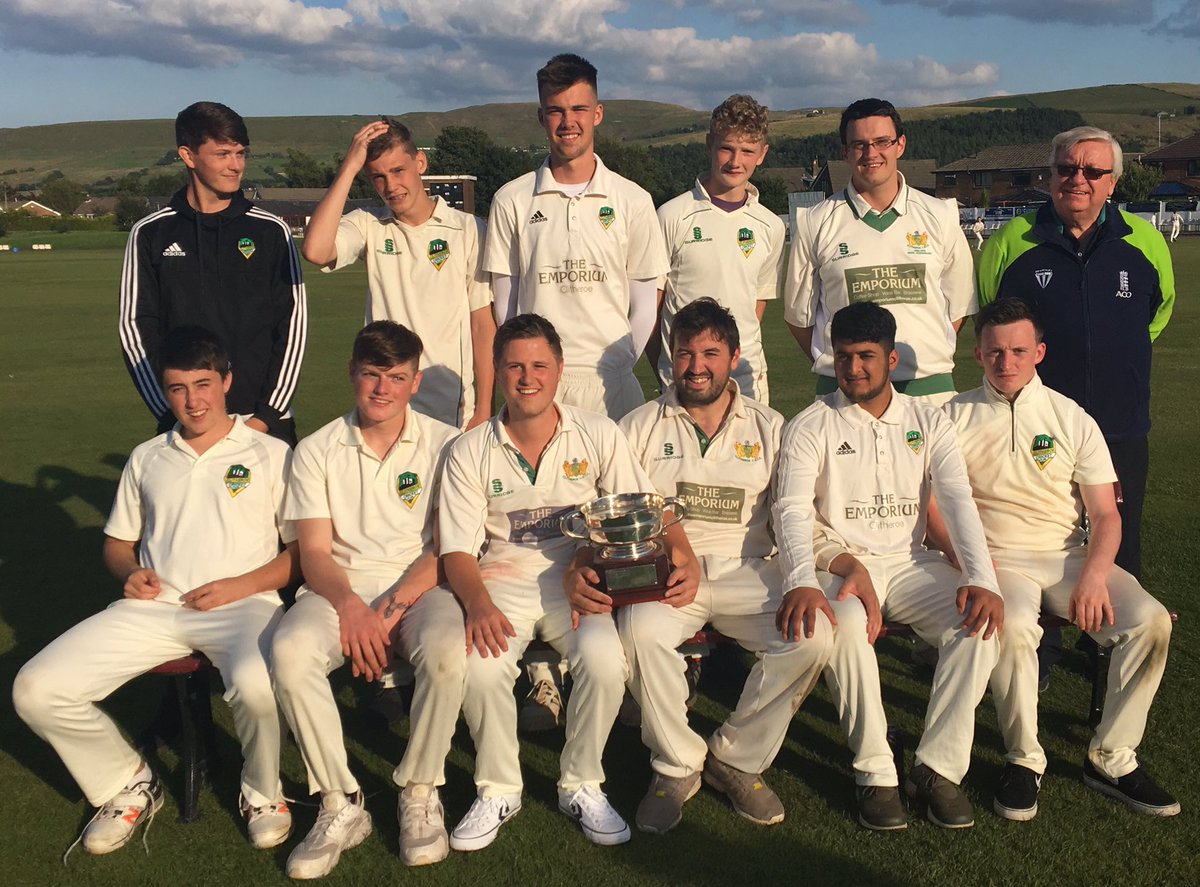 HewittHelen's tweet photo. Congratulations lads @lancs_league @Clitheroe_CC 3rd Division League Winners @Rick_Blackburn #wellDone #weAreClitheroe https://t.co/udwWZX33tX