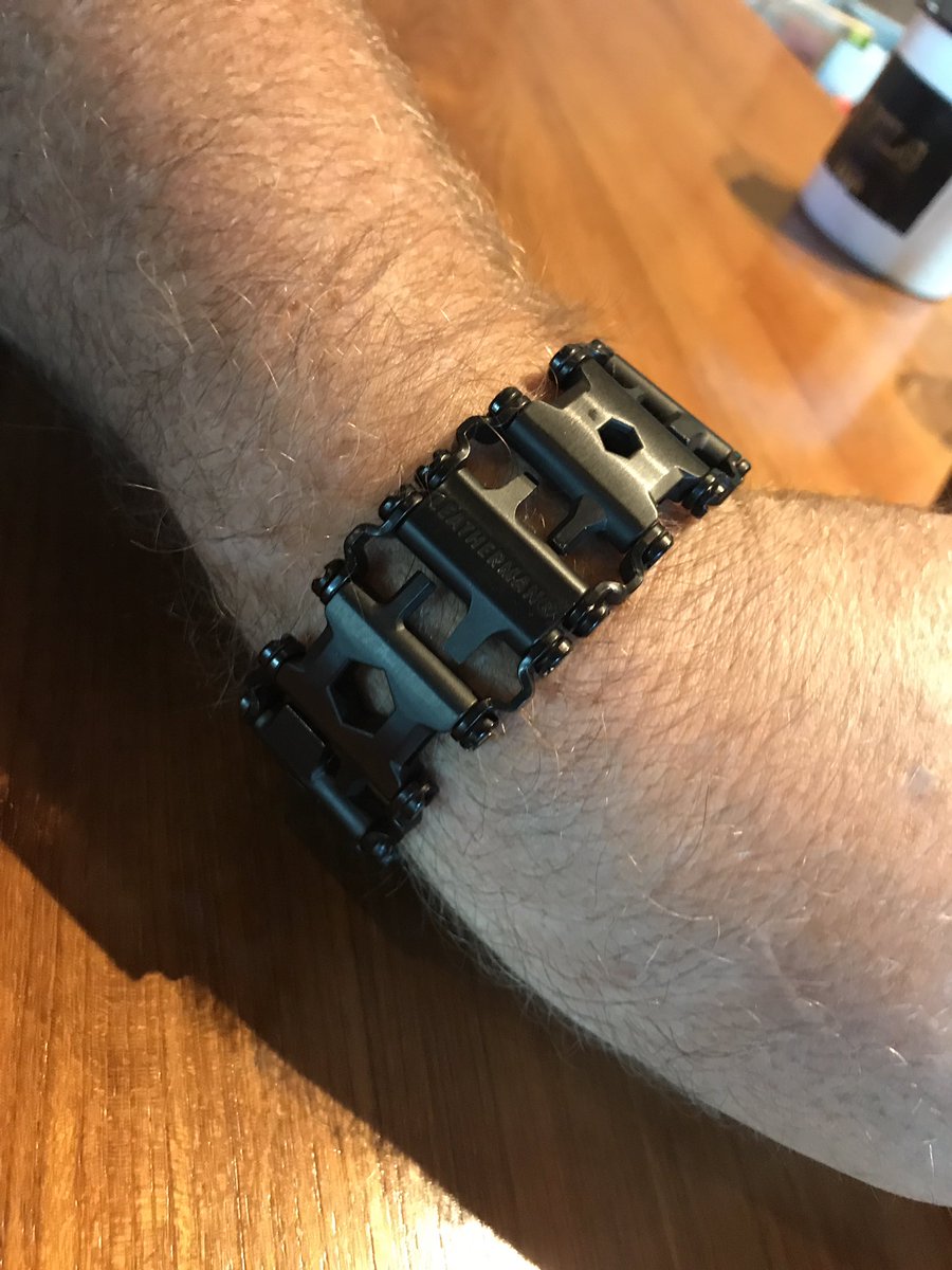 anuar_ak's tweet photo. Tool boxes comes on the wrist @Brambele https://t.co/Knd9A4Efca