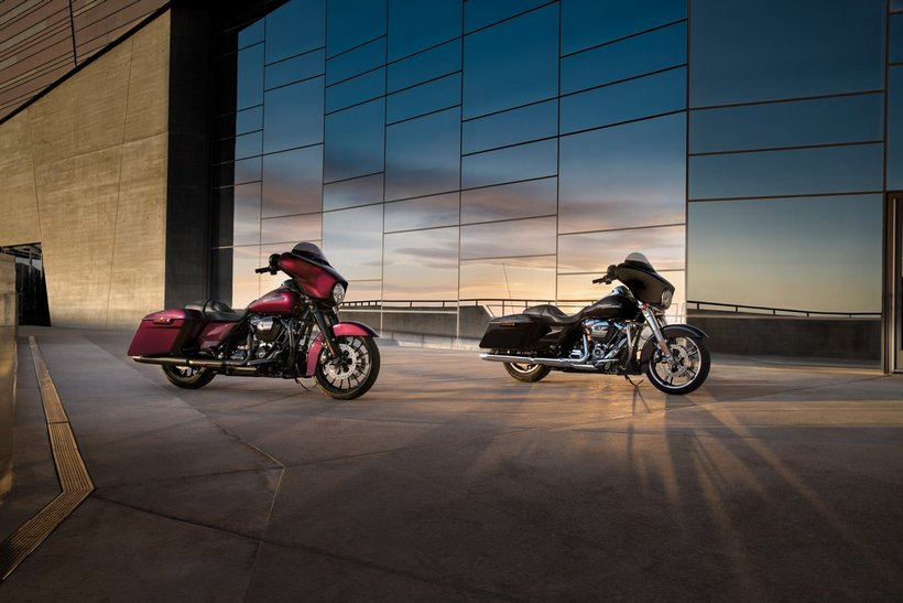 techittpt's tweet photo. Harley-Davidson apresenta novos modelos CVO para 2018
 https://t.co/wQw7rzwZH9 https://t.co/A6t9JWgZtC