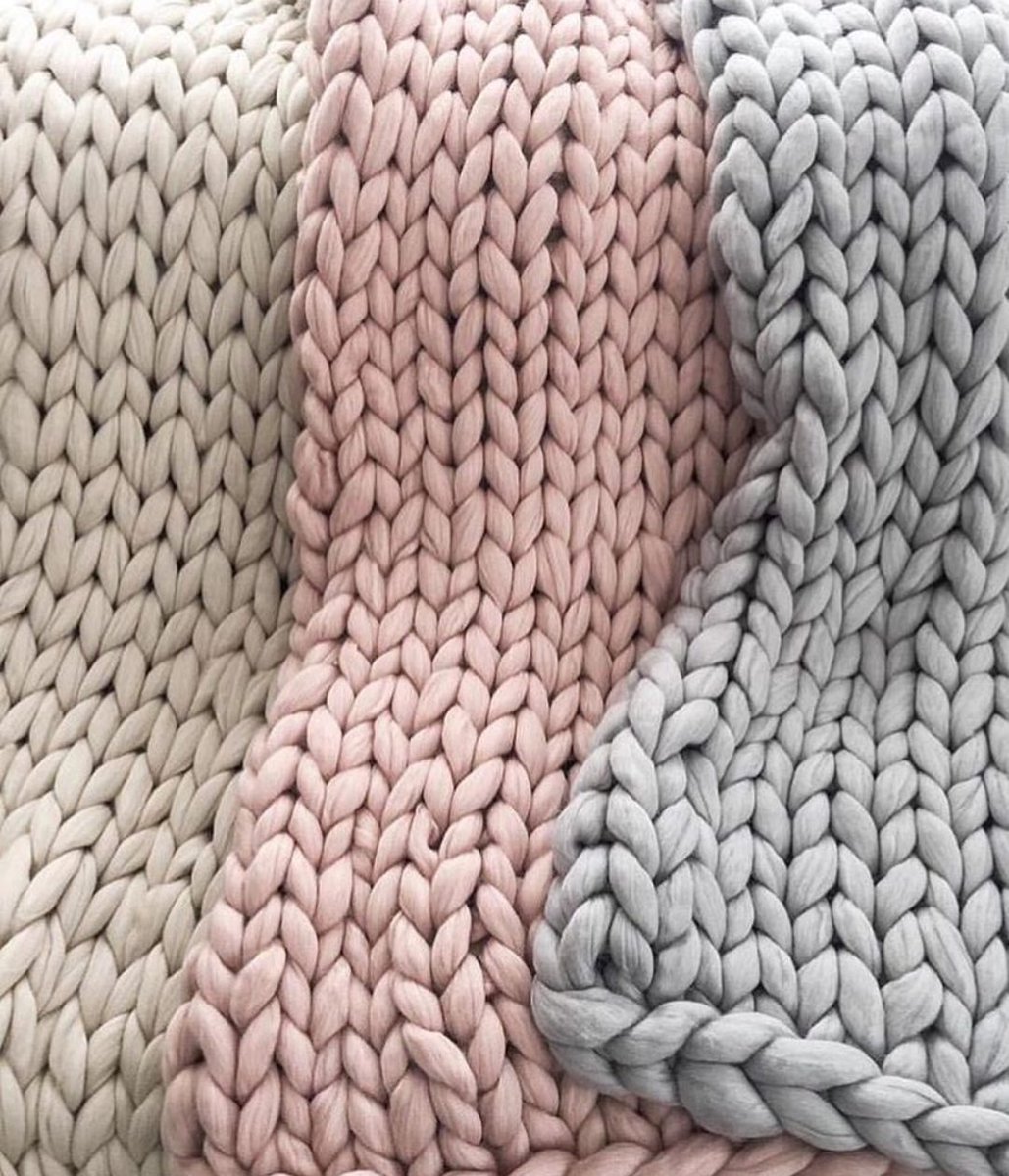 cashmerebeachCA's tweet photo. I can make any color you want! https://t.co/iMUN6JeEB3 #customorder #SaturdayMorning #interiordesign #hozz #customorder #chunkyknits https://t.co/vBV6OoDnov