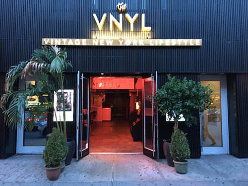 A throwback to the 70s club scene <a href="/TheVNYL/">The VNYL</a> in the #EastVillage #NYC #Manhattan 
cititour.com/NYC_Restaurant…