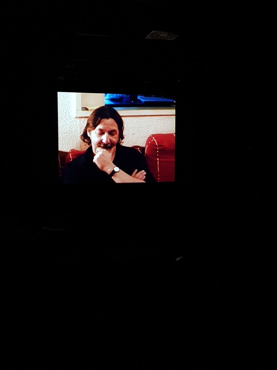 asso_ampli's tweet photo. C'est partie pour la projection de "Plus de bruit" avec @resodesmediatek pour 20 ans de #rock à @Ville_Pau https://t.co/ZFrBZSHYw2