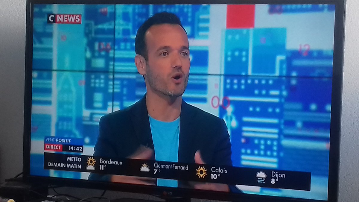 Dynaasy's tweet photo. En place! @fabienolicard #CerveauExtra https://t.co/gdSNH8iHrO