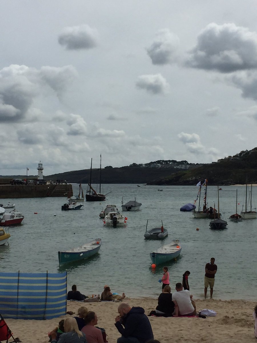 StIvesJumbo's tweet photo. Beautiful day for #stivesboatsinthebay #stivesjumbo #barnabas #cornishmaritimetrust https://t.co/RjcqleDUZT