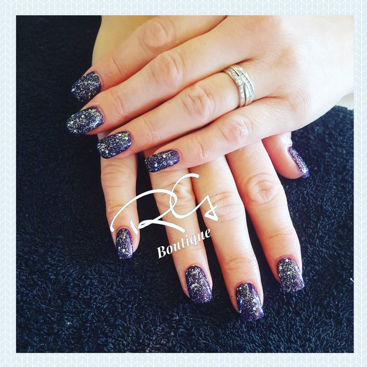 RGboutique17's tweet photo. Fresh set of acrylics with a purple gel and glitter gel applied 😍😍😍 

#purplenails #glitternails #RGboutique #hairandbeauty #Hull2017 https://t.co/VmjVKwmV6u