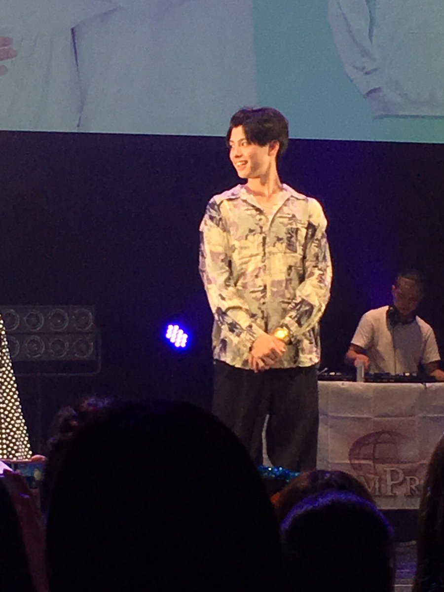 s_yttnkh's tweet photo. D-1 OSAKA 最高でした。
めっちゃ近くて、楽しかった😆いっぱいモデルさん見れて自分磨きに燃えてる🔥
そしてそして響矢くんありがとう💗
27日もツーショット撮ってもらえて、今日も近くで見れて、もう幸せすぎます。認知してもらえたかな〜？ https://t.co/ENNzcLCoYD