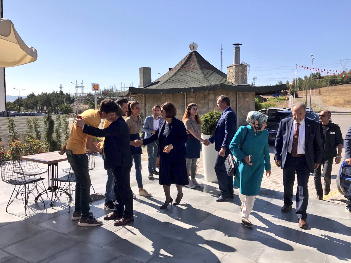 salimuslu__'s tweet photo. Babil Cafe Sahibi Hüseyin Aytaş'ı iş yerinde ziyaret edip çalışan hemşehrilerimizin bayramlarını kutladık. https://t.co/rEZ5rjAUj4