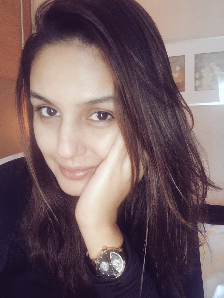 humasqureshi's tweet photo. My Eid is memorable thanks to this newly gifted beauty–Rado Open Heart Centrix in a lovely chocolate brown colour #celebratewithrado @rado ❤ https://t.co/PfdkhsZvnv