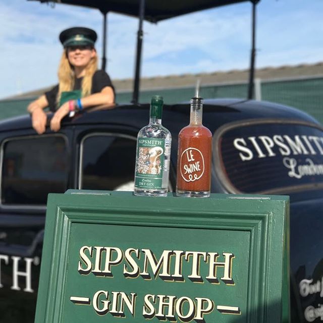Sipsmith Jessy is up early to serve up perfect Sunday morning sips to the happy campers at <a href="/thebigfeastival/">Big Feastival</a> from the Sipsmith Gin gin cab.