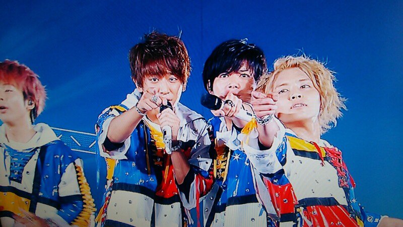 NEWSLoveAnniver's tweet photo. 月曜日学校行きたくない😭考えただけで、めっちゃお腹痛くなる https://t.co/ubDdJnfqA5