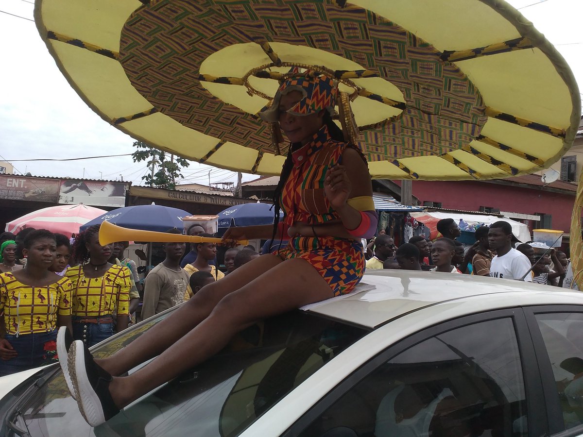 VoyagesAfriq's tweet photo. The party on the street is massive with @MTNGhana's #OguaaThings experience #FetuAfahye @Activ8Gh @thePOE_T @AbeikuSantana @kojofabio https://t.co/fnBV0VsoCQ