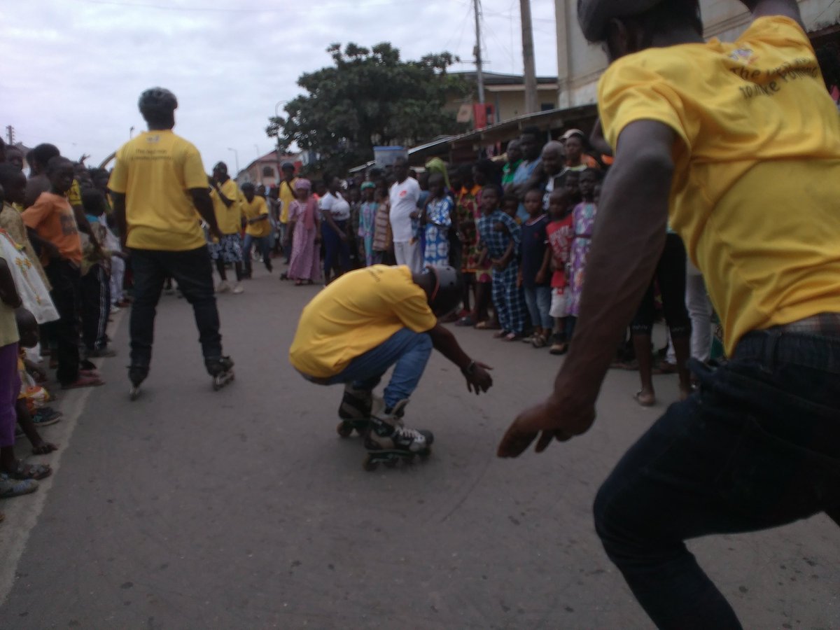 VoyagesAfriq's tweet photo. The party on the street is massive with @MTNGhana's #OguaaThings experience #FetuAfahye @Activ8Gh @thePOE_T @AbeikuSantana @kojofabio https://t.co/fnBV0VsoCQ