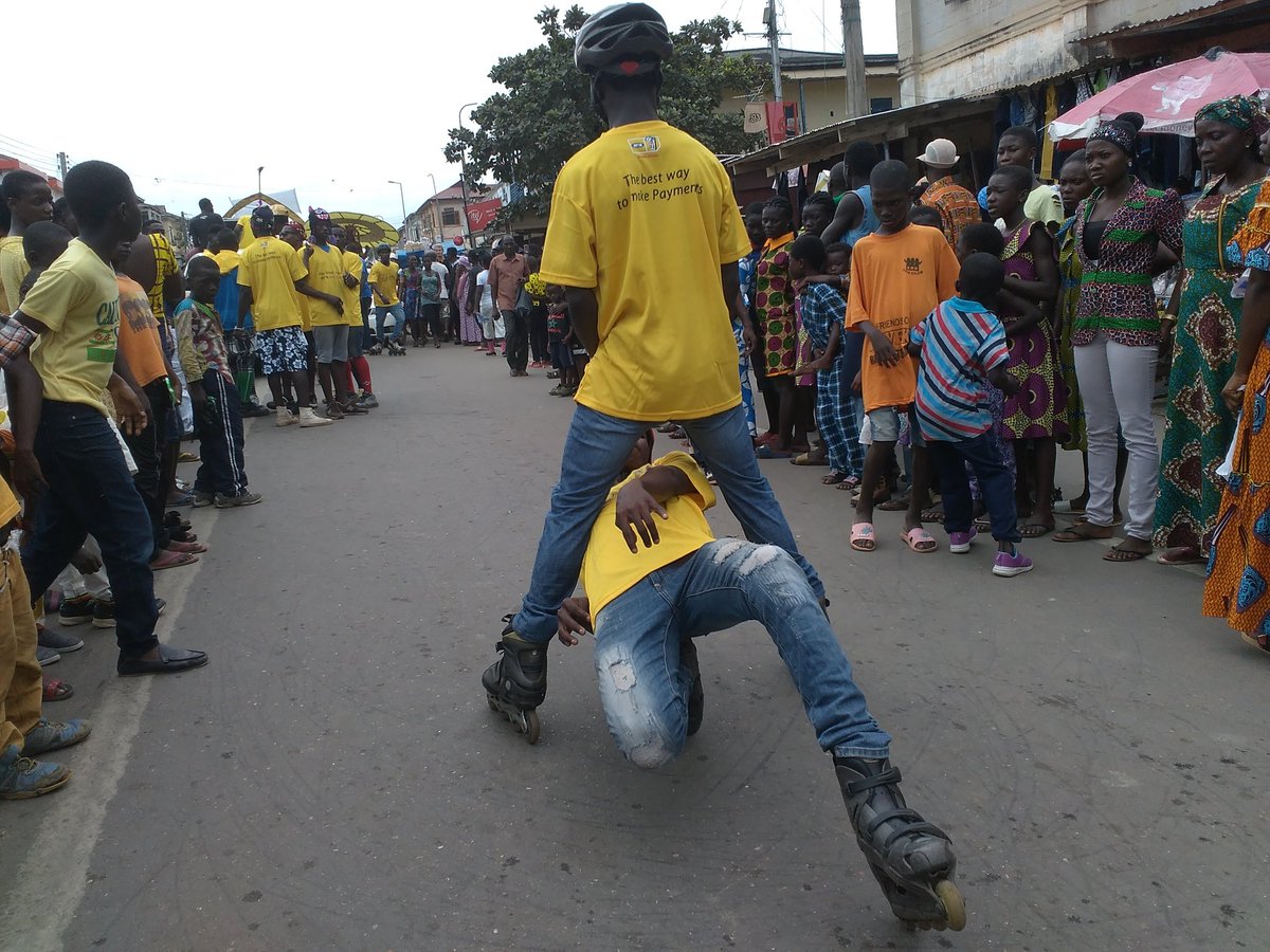 VoyagesAfriq's tweet photo. The party on the street is massive with @MTNGhana's #OguaaThings experience #FetuAfahye @Activ8Gh @thePOE_T @AbeikuSantana @kojofabio https://t.co/fnBV0VsoCQ