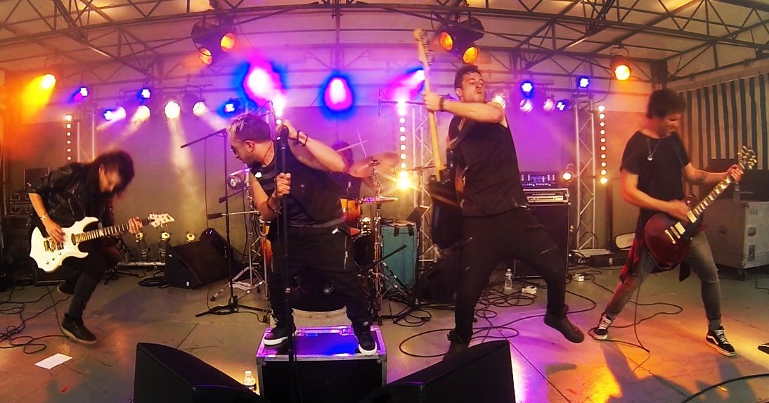 MaximeCorrea's tweet photo. Alch3my at Neptunalia festival day 2 🔥
__
#rockshow #rockband #live #show #rock #guitarplayer #bassplayer #singer #drummer #music https://t.co/Ivksoq4Nqd