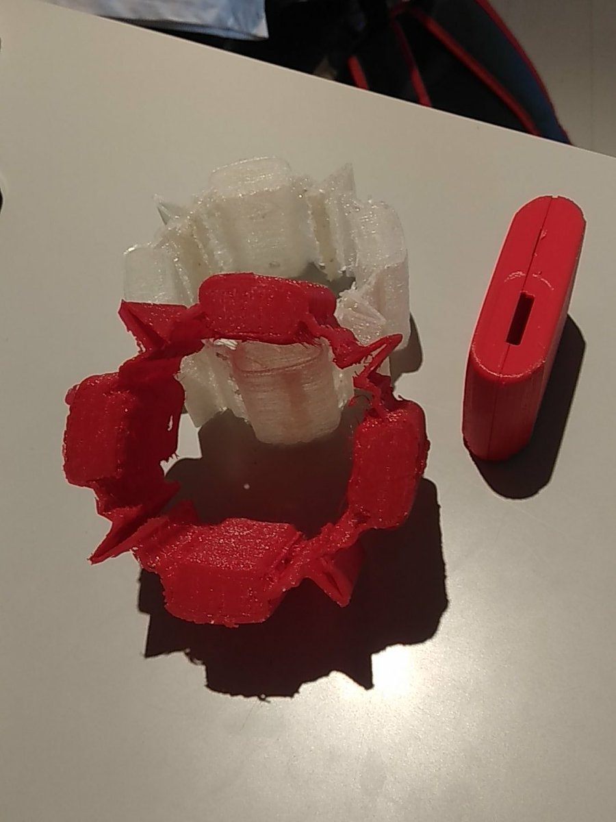 fonsecas72's tweet photo. Our wearables are also ready. #sunsethackathon #bitalino #betterDoneThenPerfect https://t.co/Aa0oPTeyNv