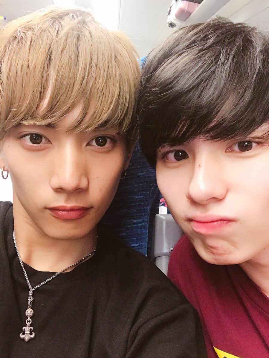 taitonasu's tweet photo. D-1大阪ありがとうございました！
たくさんの方が来てくれて嬉しかったです‼️遠くから来てくれる子や毎回来てくれる子など本当にいつも感謝してます😭💕
最近、皆んなの前でランウェイを歩いたりするのがとても楽しいです😚
トークは相変わらず下手だけどこれから磨いていくのでお願いします🙇 https://t.co/DExsuPbIWW