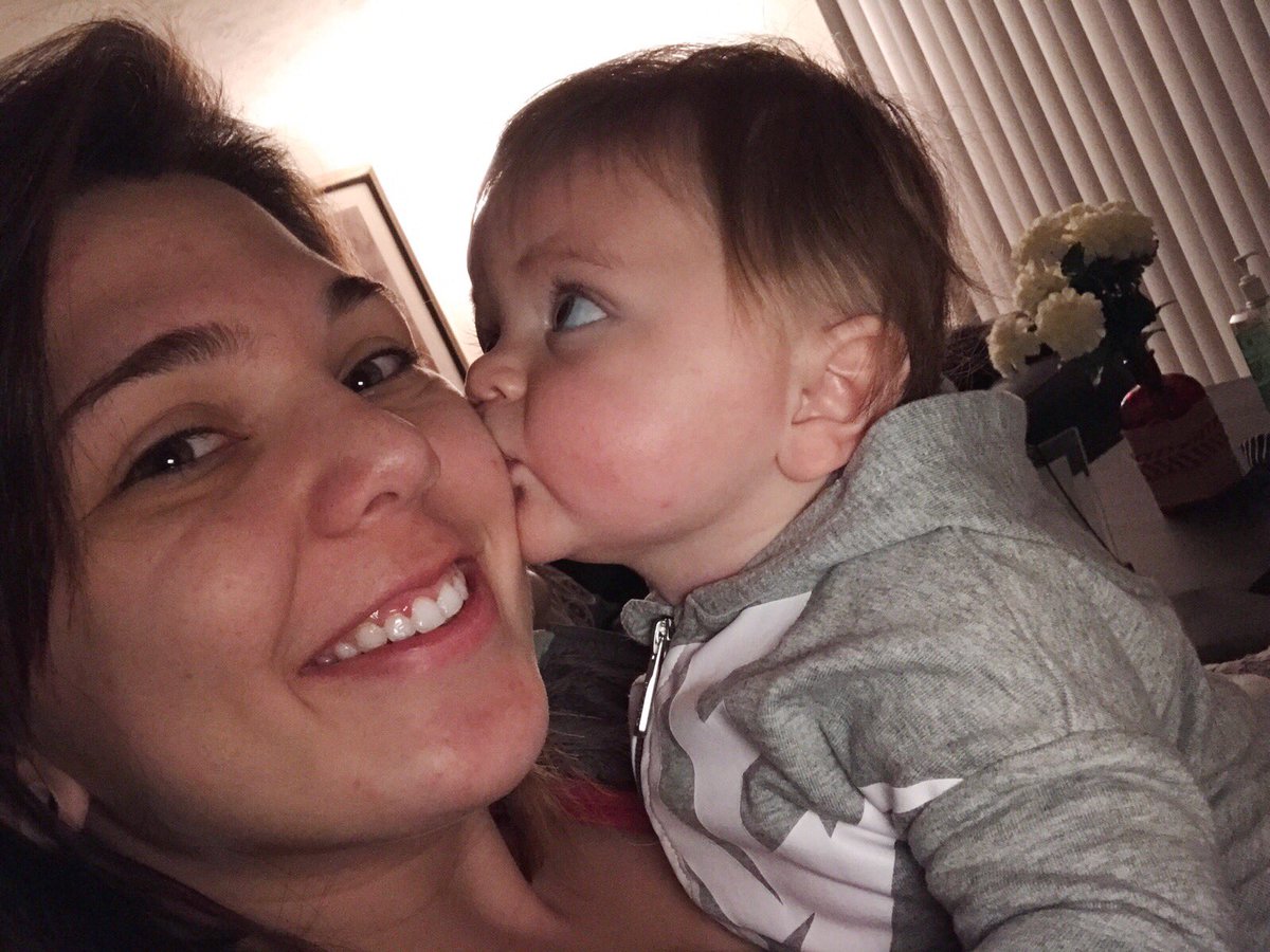 ashleeysumpter's tweet photo. Only kisses I'll ever need 👼🏻💙 https://t.co/Azzyf0Esod