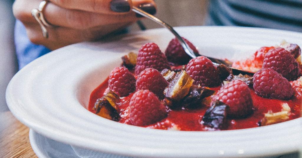 BCBSIL's tweet photo. Breakfast is the most important meal of the day. Read these tips to get the day going! https://t.co/SeTPIRhgEq https://t.co/0YvqPJdfFf