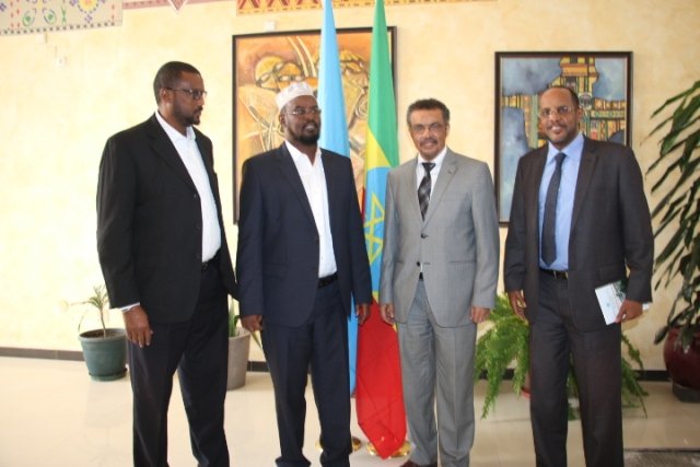 xertadhexe's tweet photo. @FarahMaalimM We know that you have influence on #AxmedMadoobe ha noo doono oo ha noo soo daayo #Qalbidhagax, Haddii kale ha nala ooyina @fouwzi @SomaliPM https://t.co/cf364ogEhO