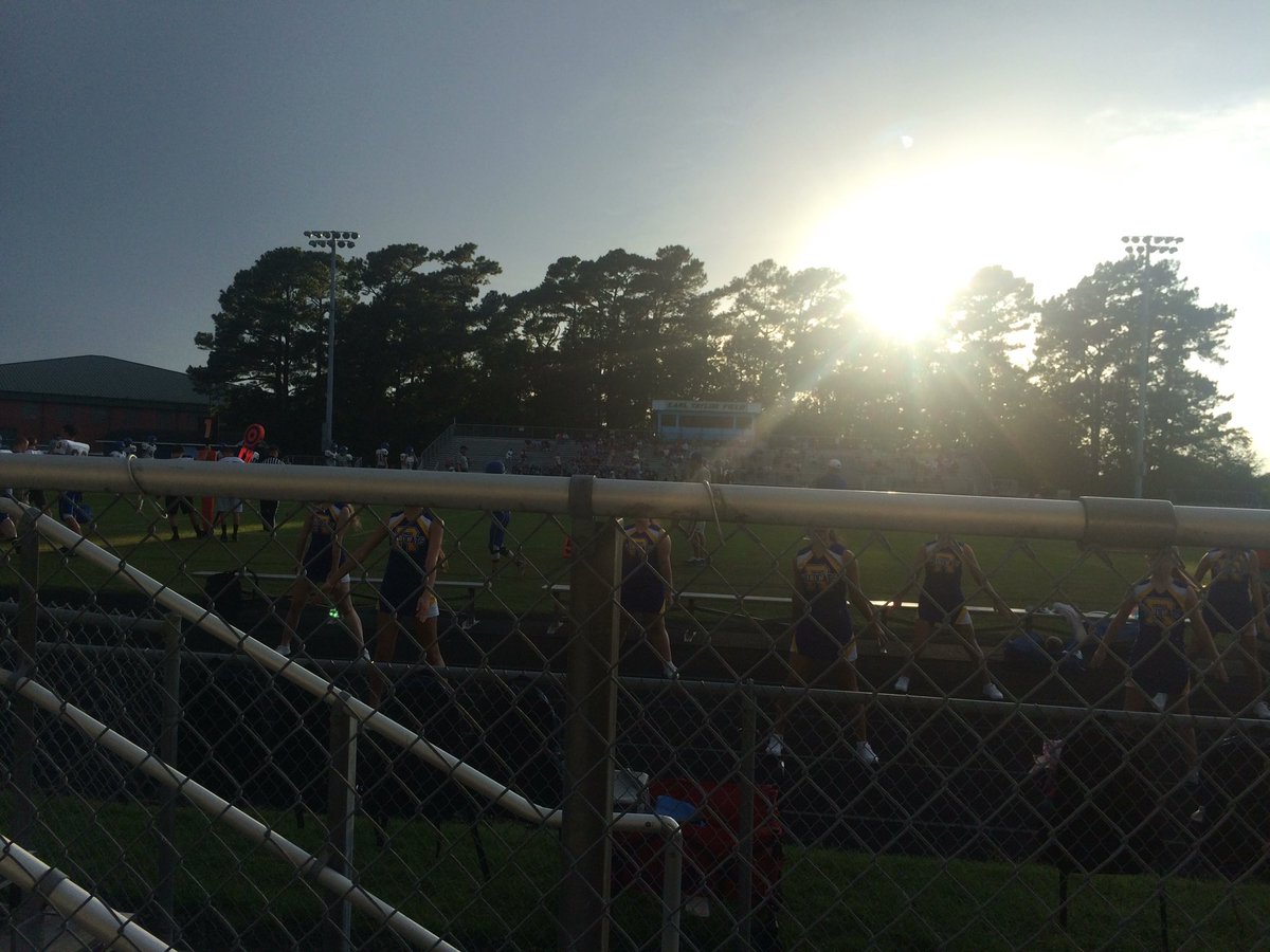 JV Football ... RHS at Swansboro tonight ... but I'm watching my girls 😍 💁🏽