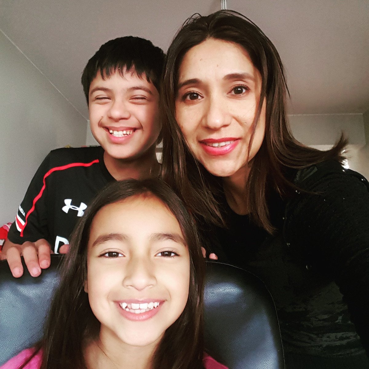 paulinalrh's tweet photo. #NuevaFotoDePerfil https://t.co/NO7PfOBAVL