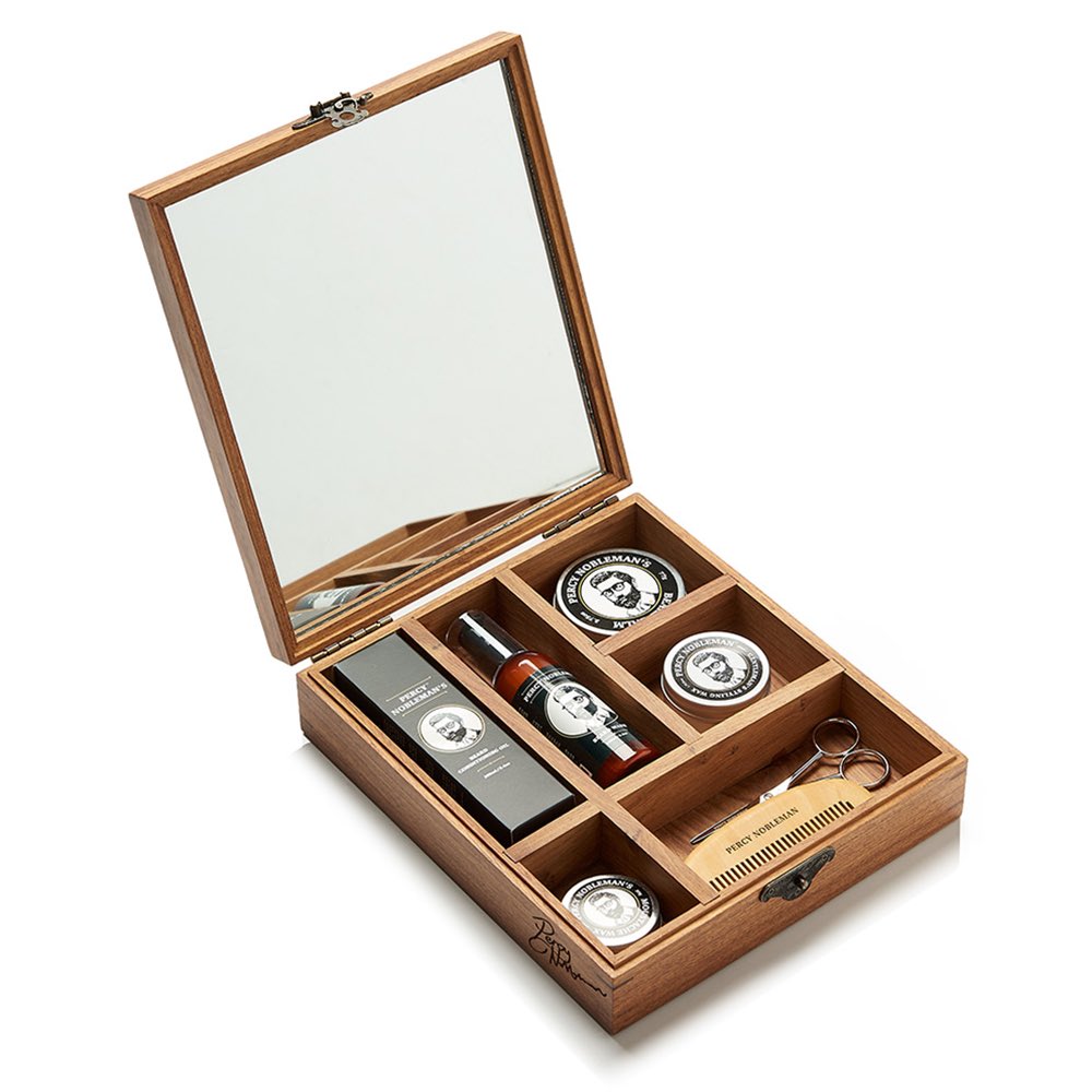 PercyNobleman's tweet photo. *COMPETITION* It's #WorldBeardDay, Win an Ultimate Grooming Box, for ultimate beard grooming. RT &amp; Follow to enter. 🌎 #PercyNobleman https://t.co/OlCrtp2ZjL