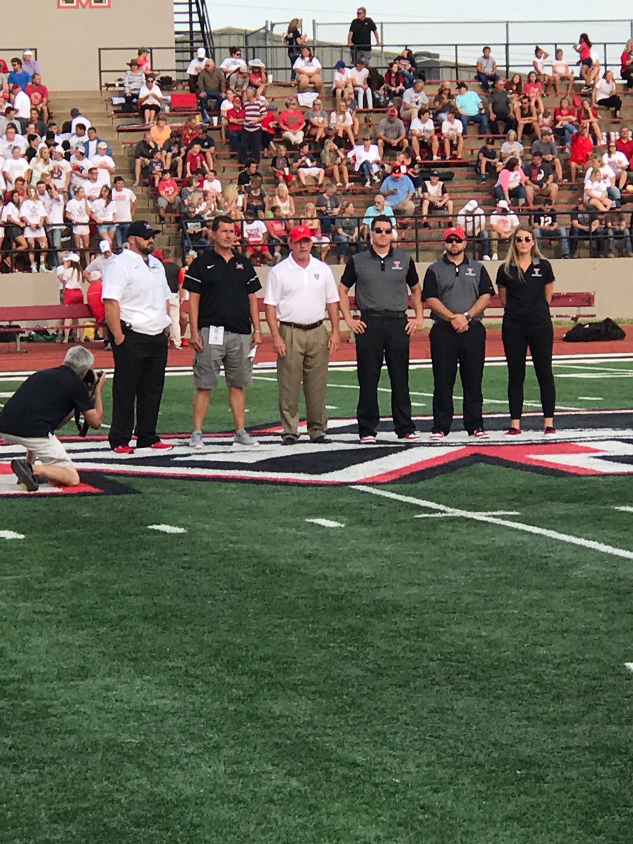 OKATC's tweet photo. Photos from @YukonMillersFB and @MHSBroncoSports as they recognized their Athletic Trainers. #SafetyinFootball https://t.co/lcQRWxktVX