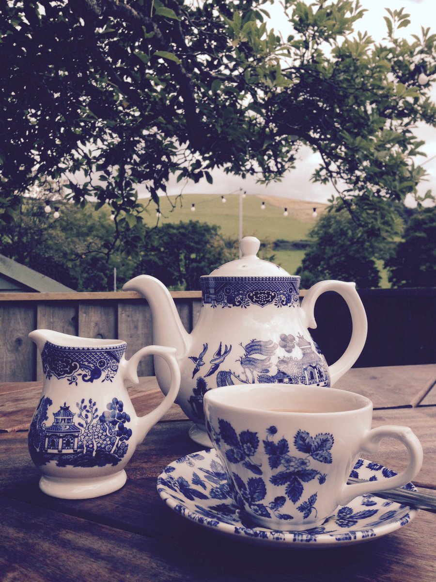 cottagessw's tweet photo. Lovely weekend walk and tea stop with the family 🍃🌻#countryside #dogwalk #cupoftea #devon #summer #holiday #relax https://t.co/kmDiBl7BnG