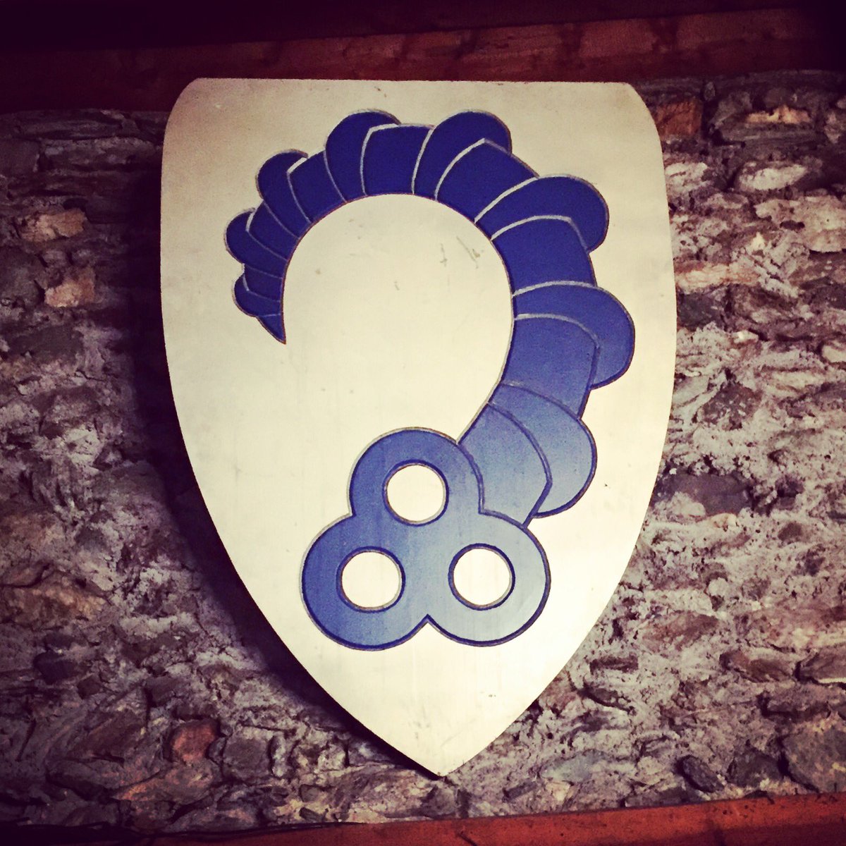 joachimschmidt's tweet photo. Fun Fact: In Kaprun war früher das Adelsgeschlecht derer von Fidget Spinner beheimatet #cczk17 https://t.co/DIASl124y3