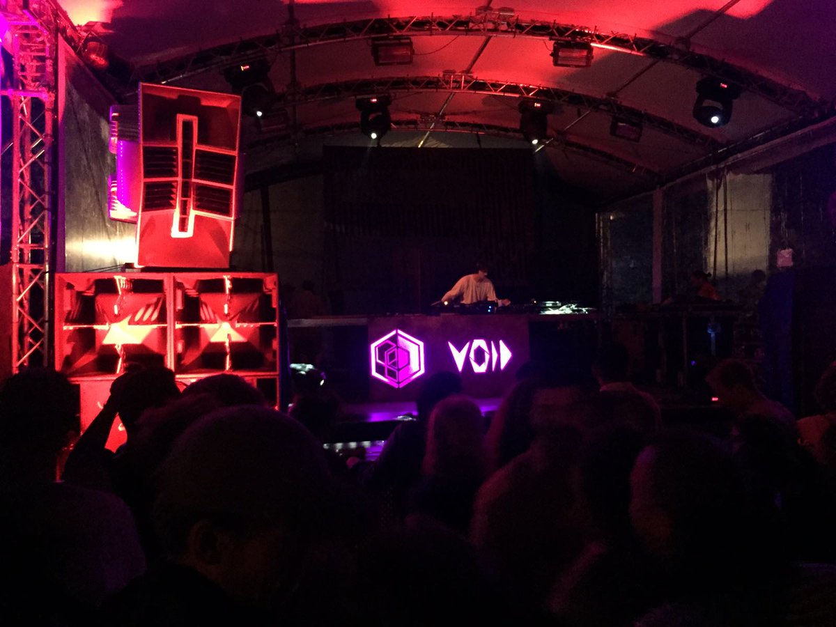 kalporz's tweet photo. ROMARE in Italian rhymes with sognare (to dream).
Last nite @romaremusic atย @dimensions_fest Void stage
#Dimensions2017 https://t.co/iR3UKoCof3