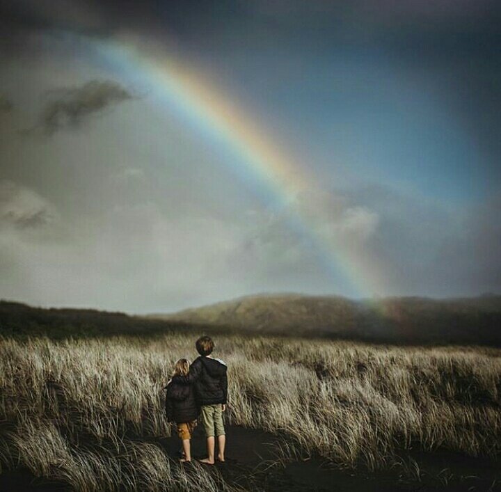 TaaDth's tweet photo. ทุกวันคือการเดินทางของ เรา
   แม้จะเหนื่อย มืดมน อ่อนล่า
  เพียงมีแสง สีสัน ที่จะต้องเดินต่อไป
เพื่อเธอ 
#ระยะทาง #จักรวาลกาลเวลา #สีสัน https://t.co/yUzewy7tsb