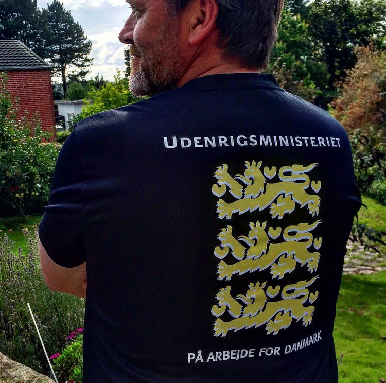 anderssamuelsen's tweet photo. Tak til alle i #umdk der løb med i #dhlstafet17 og var med til at gøre aftenen til en fest. #dkpol #påarbejdefordanmark @udenrigsministeriet https://t.co/XYwVL7HL6x