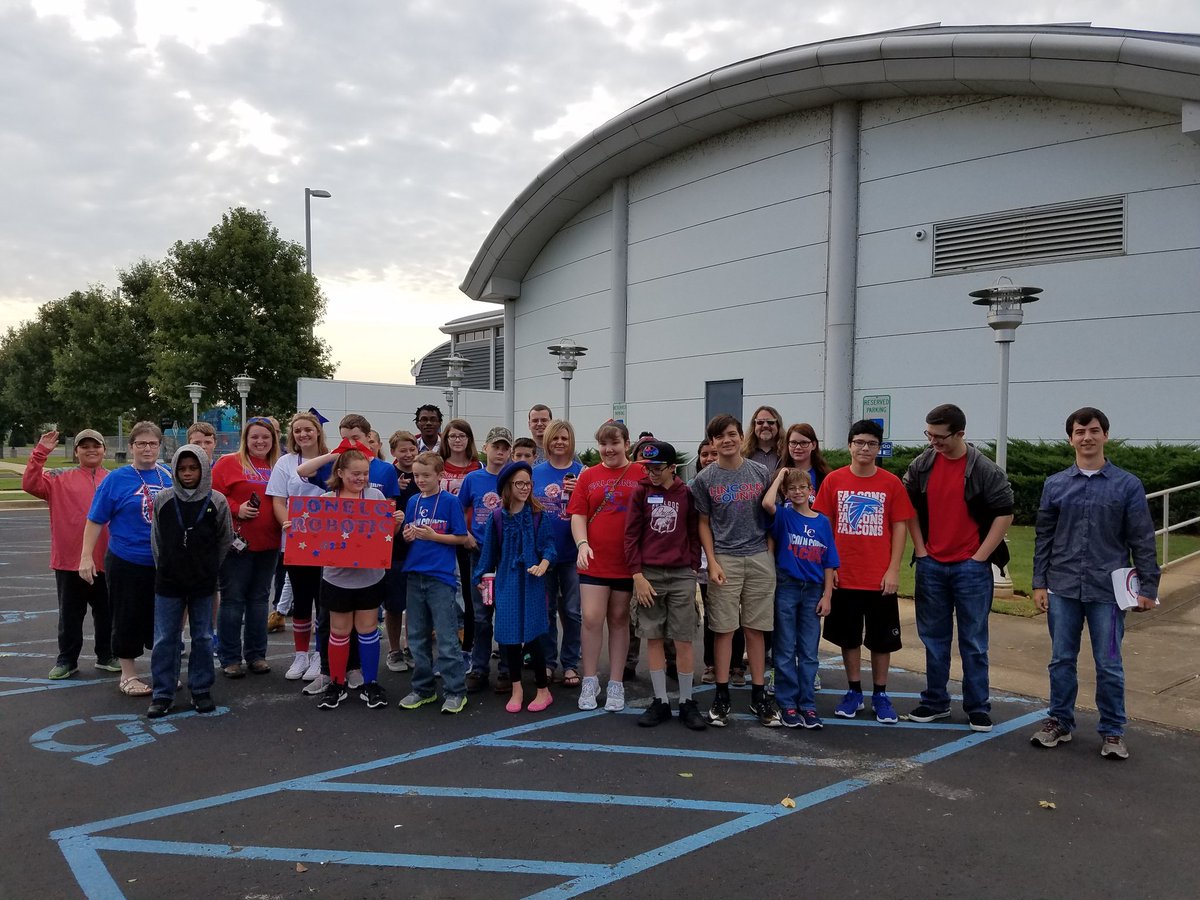 onelcrobotics's tweet photo. Time for #OneLCRobotics Kick Off!!! https://t.co/A3I613uyT3